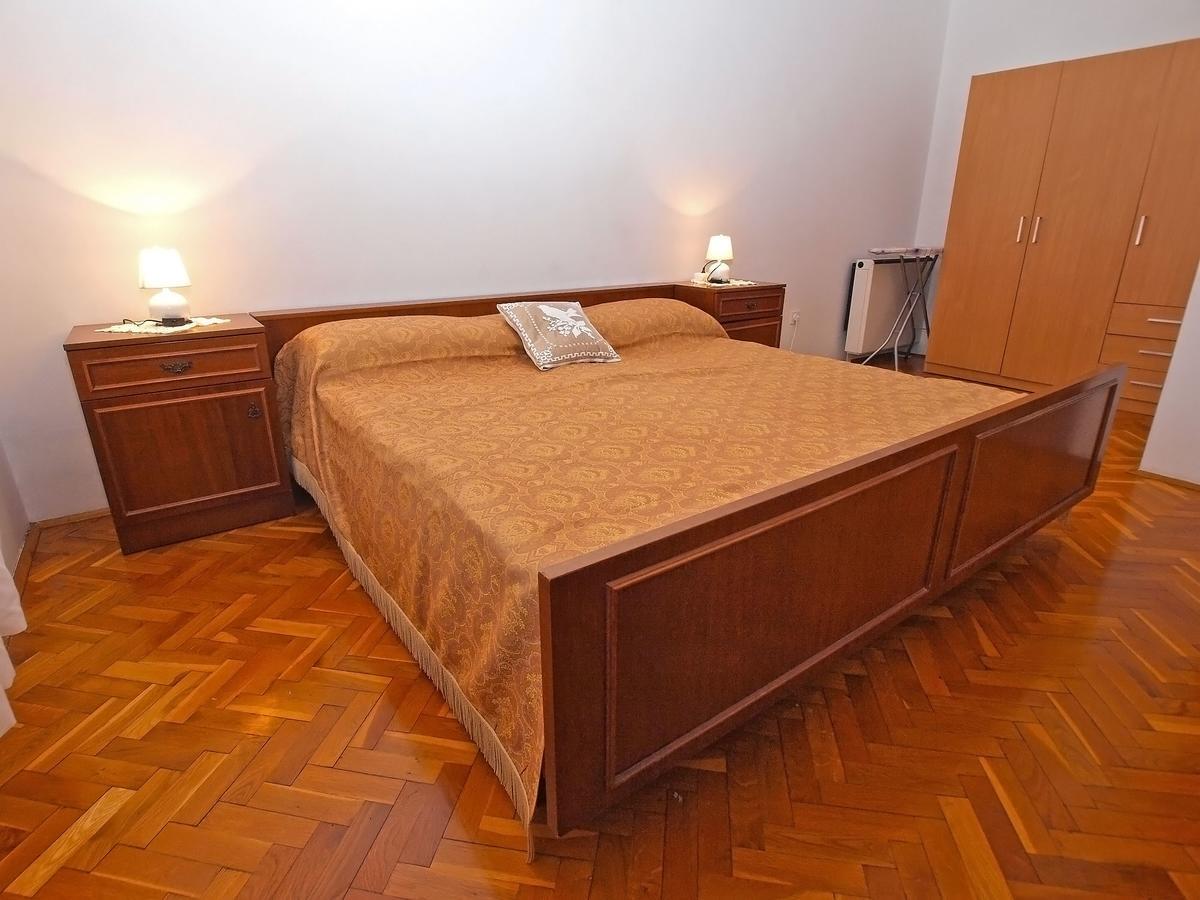 Apartments Dvorine 1210 반졸레 외부 사진