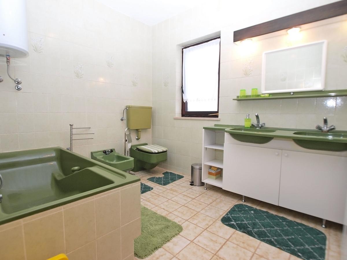 Apartments Dvorine 1210 반졸레 외부 사진
